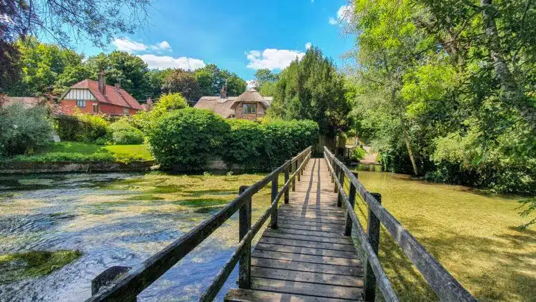 chilbolton-gutter cleaning uk